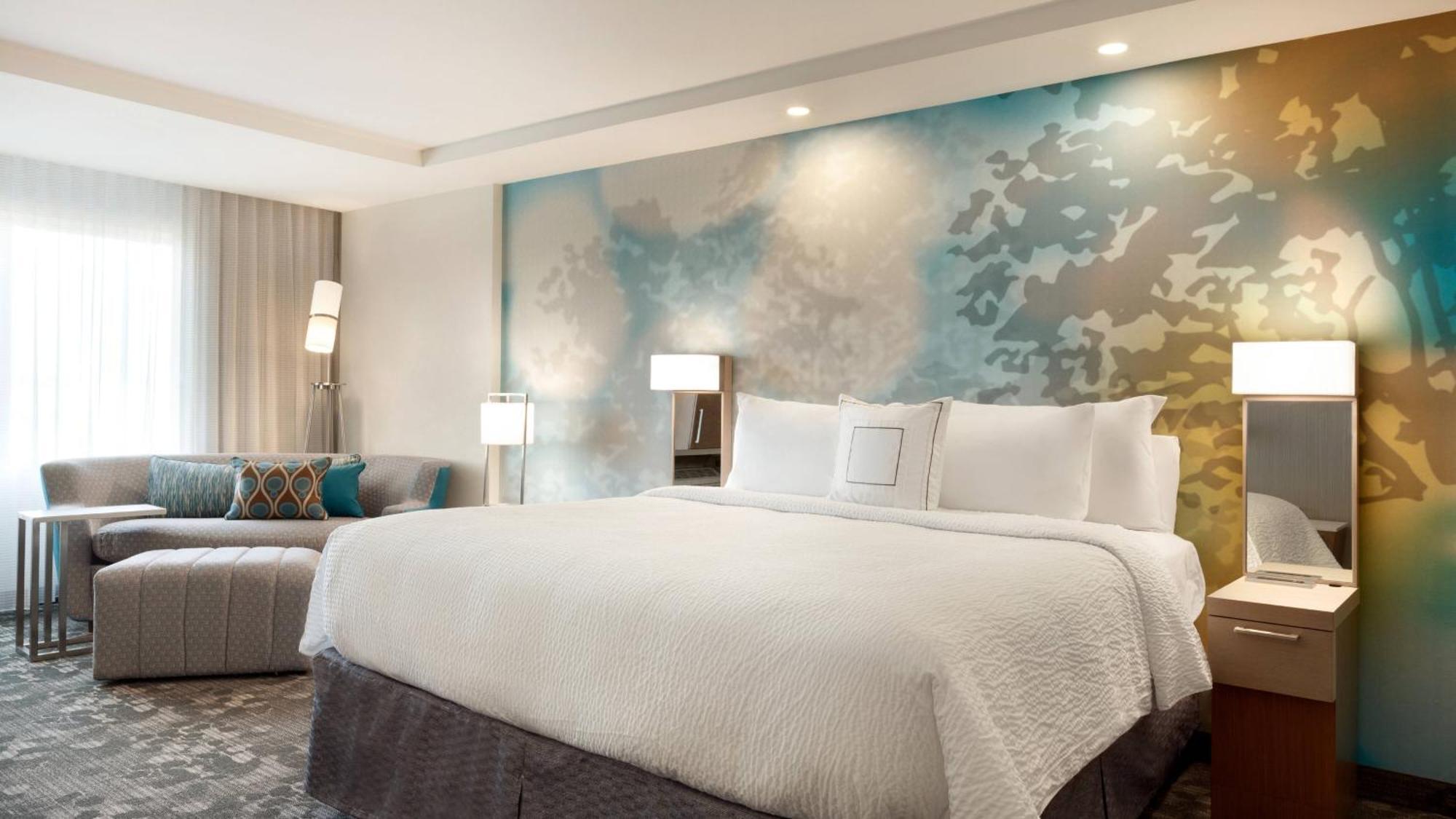 Courtyard By Marriott Boston Dedham/Westwood Hotel Exterior photo