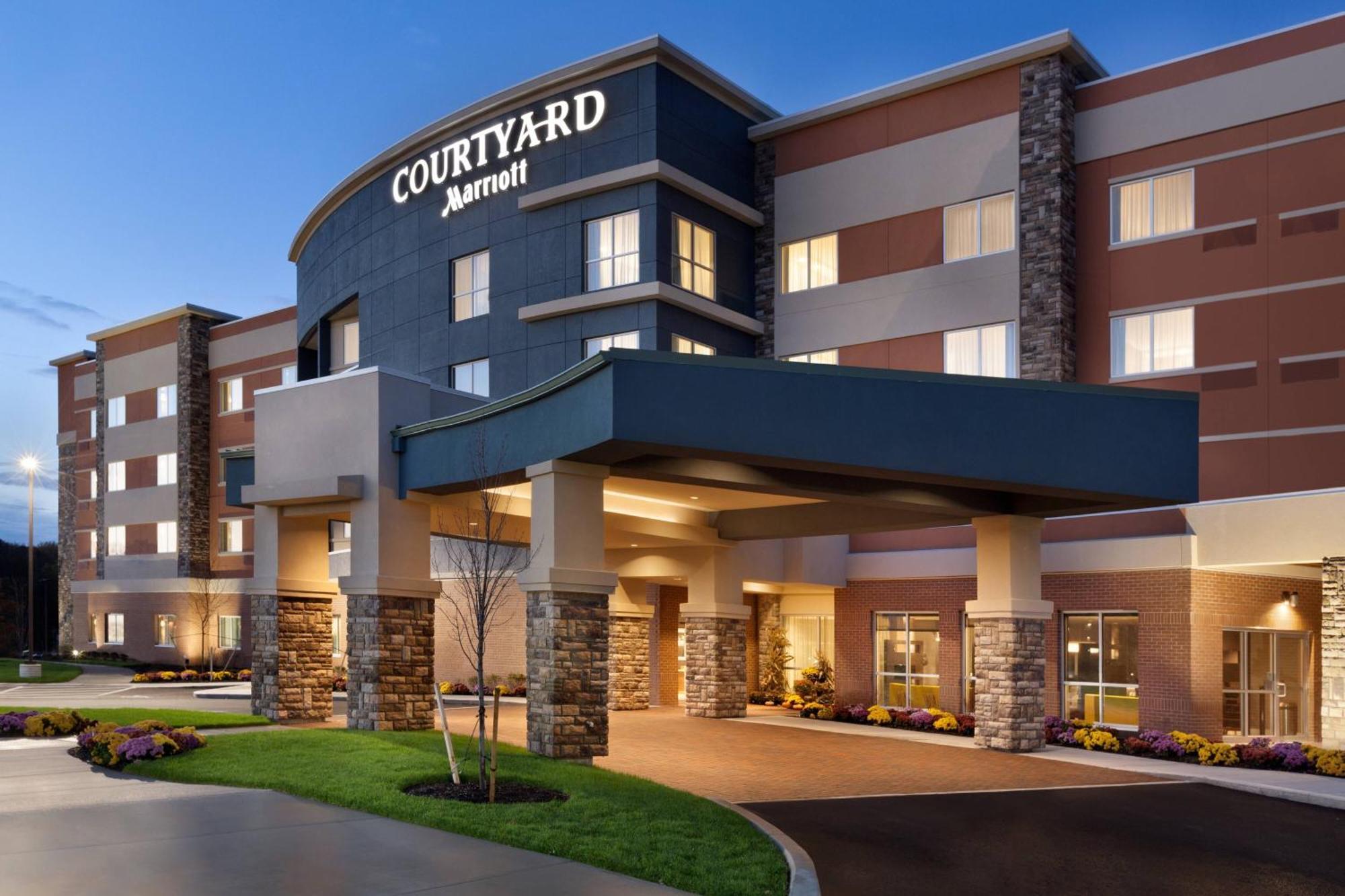 Courtyard By Marriott Boston Dedham/Westwood Hotel Exterior photo