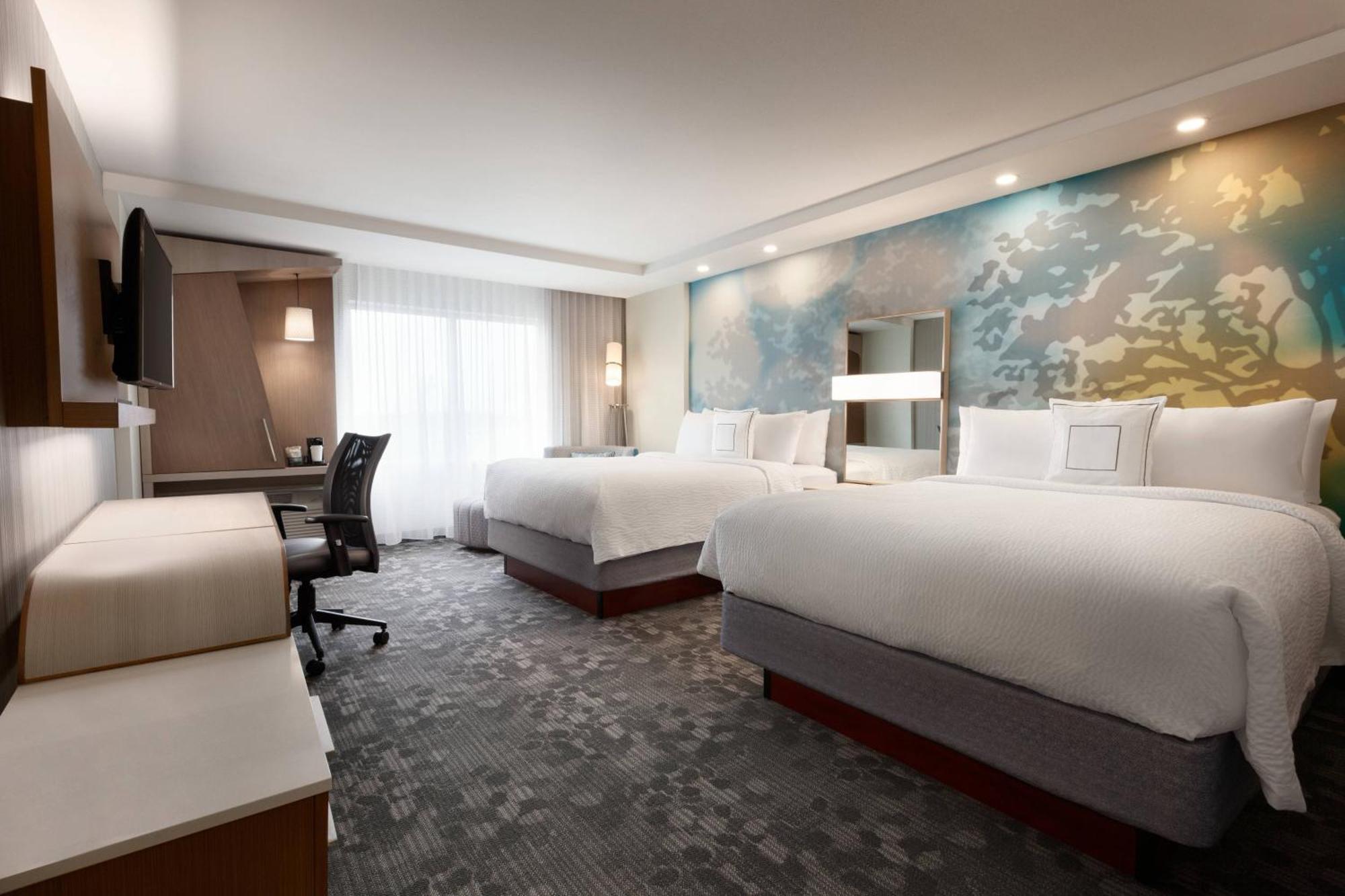 Courtyard By Marriott Boston Dedham/Westwood Hotel Exterior photo