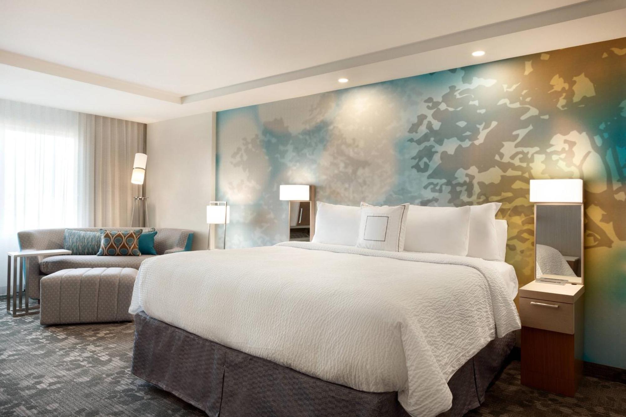 Courtyard By Marriott Boston Dedham/Westwood Hotel Exterior photo